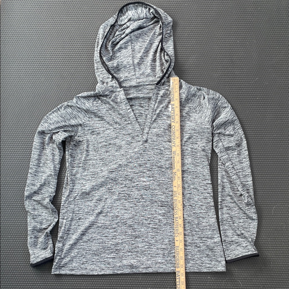 Under Armour Heathered Gray Hooded Athletic Top - Picture 4 of 7